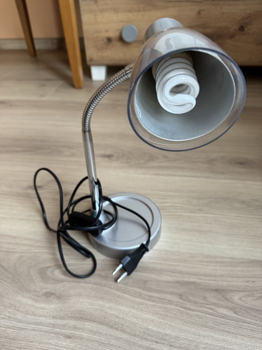 Сива настолна лампа