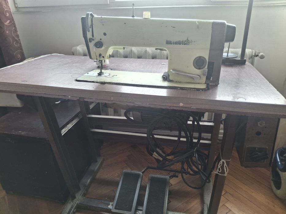 Masina de cusut METALOTEHNICA  profesioala.