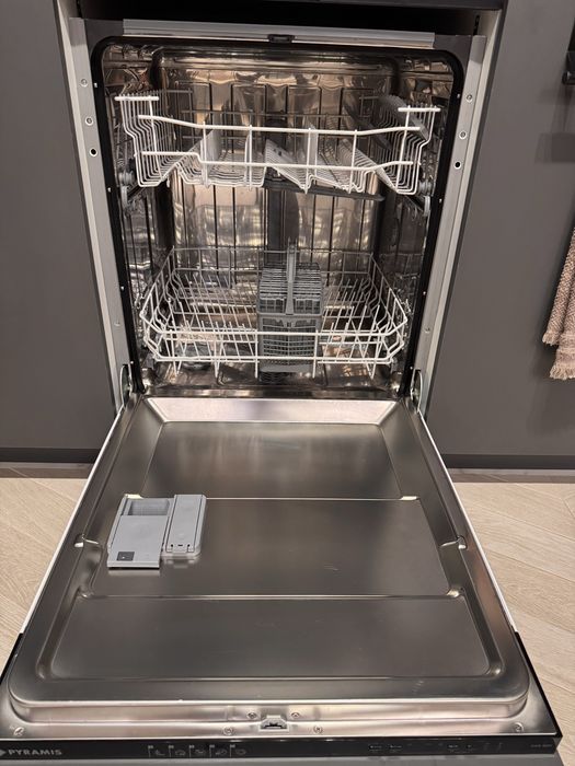 Съдомиялна машина PYRAMIS DWE 60FI