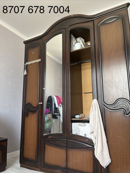 Шкаф екі тумбасымен сатылады