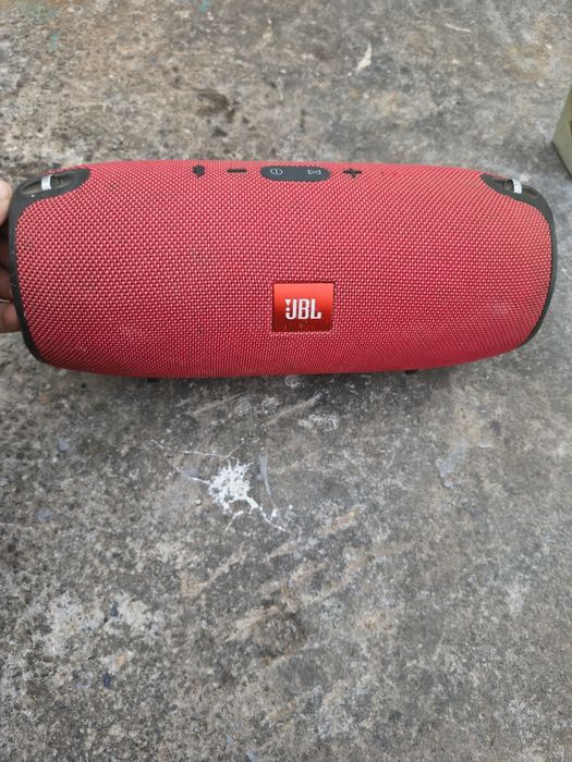 Vând JBL extreme