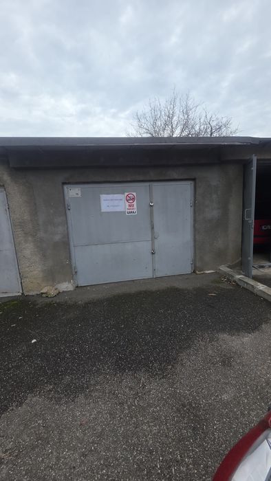 Garaj pe strada Parângului Cartier Dambu