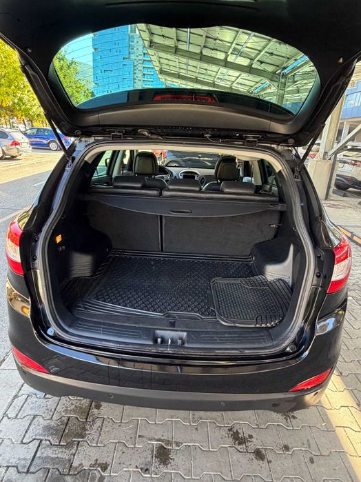 Hyundai ix35 Facelift 2.0 CRDi 184 к.с. 4x4 | Панорама | Кожа | Пълен пакет екстри