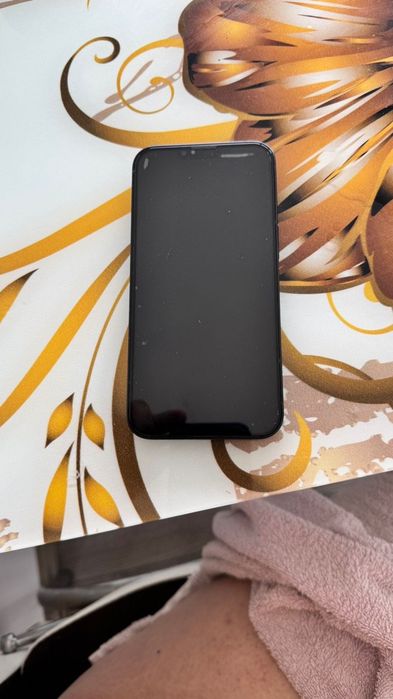 продавам iphone 13