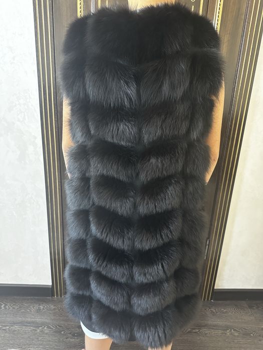 Продам песцовую желетку