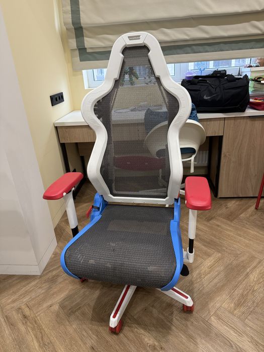 Продам игровое кресло DXRacer Air Pro