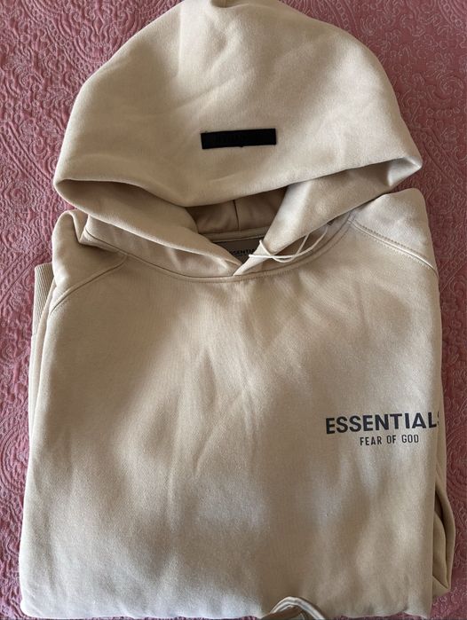 Суичър L Essential НОВ