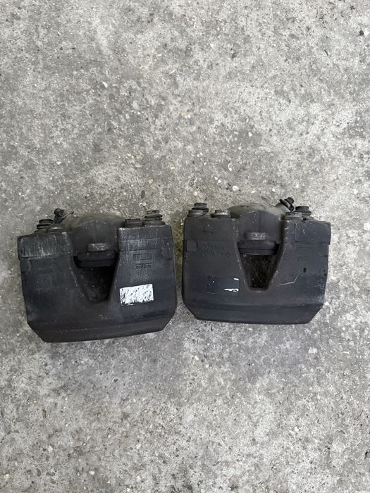 Комплект предни спирачни апарати TRW Audi A6 C7 4G