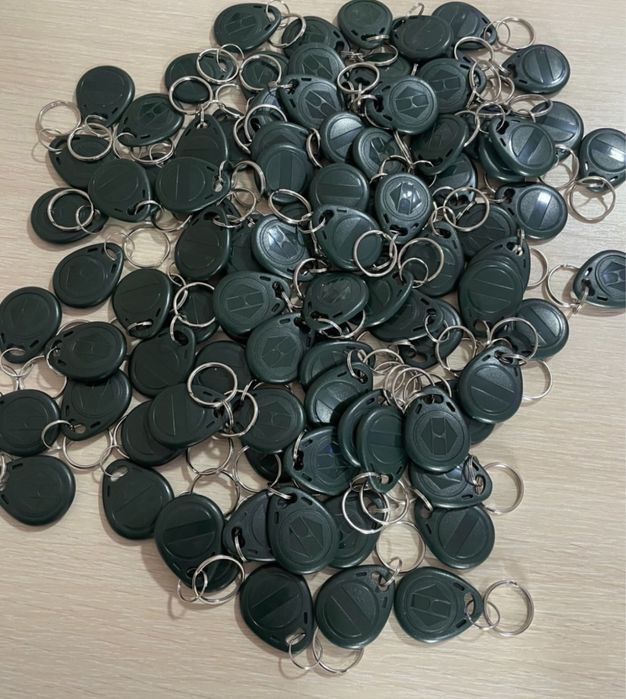 В продаже домофонныые ключи