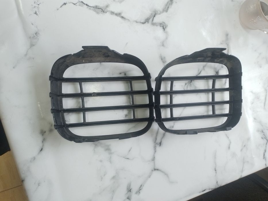 Продам накладки на противотуманки субару форестер