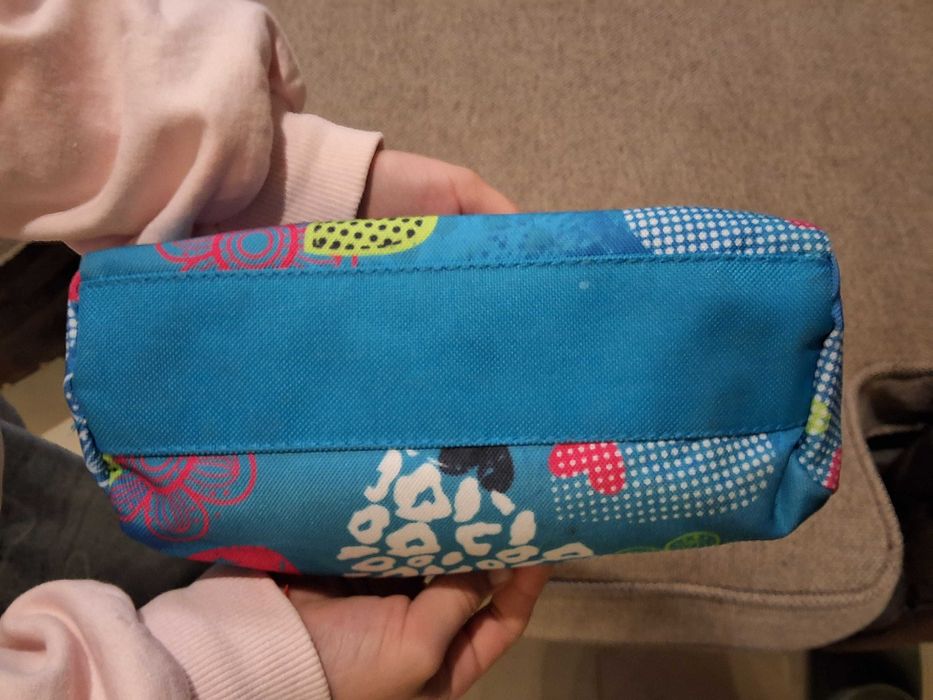 Син несесер за УЧИЛИЩЕ