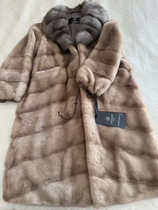 Продам Шубу новую.