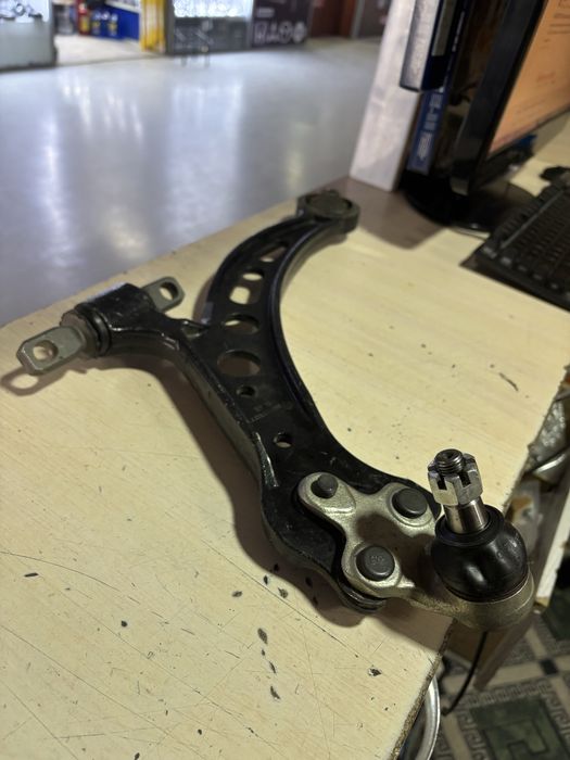 Рычаг передний  Камри 20 -25 левый