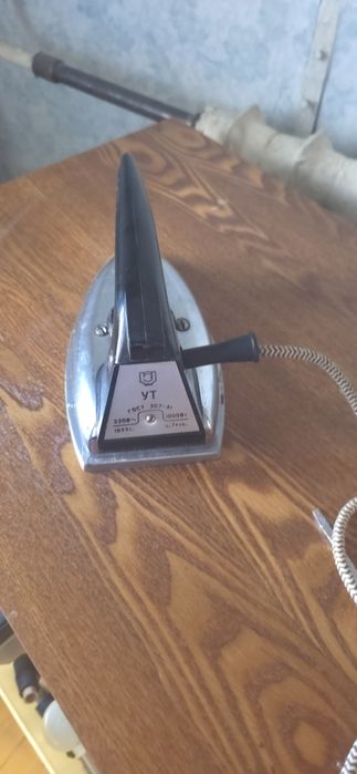 Продам Утюг СССР 1988ГОД