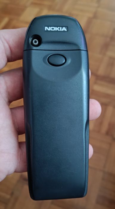 Nokia 6310i carcasa originala,nedesfacut cu sigiliu pe ea,bateriea tine 3 zile,testat in apel