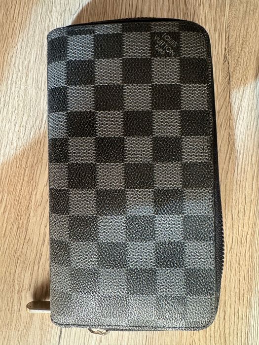 Louis Vuitton портфейл