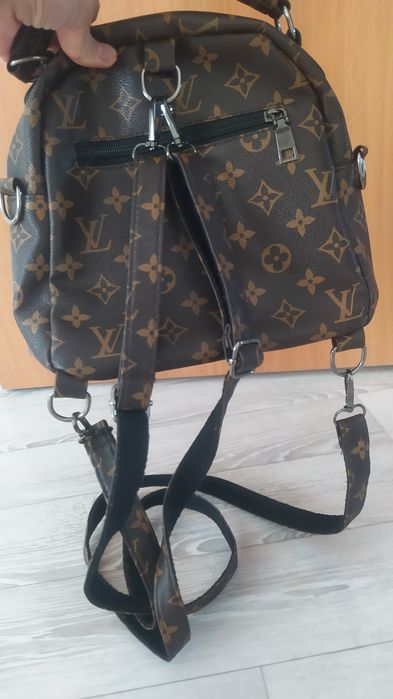 Продам удобный рюкзак.