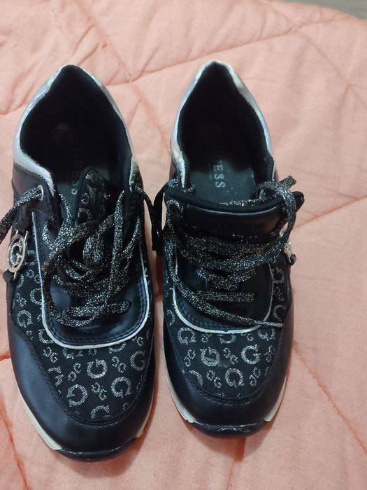 Adidași Guess stare buna