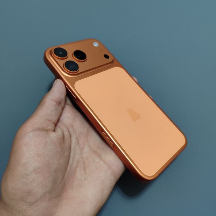 iPhone 17 Pro Max ideal karobka