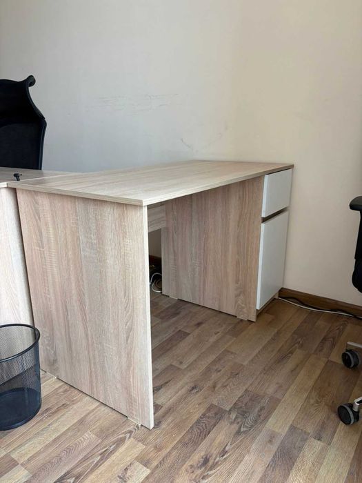 Офисная мебель (кресло, стулья, столы)