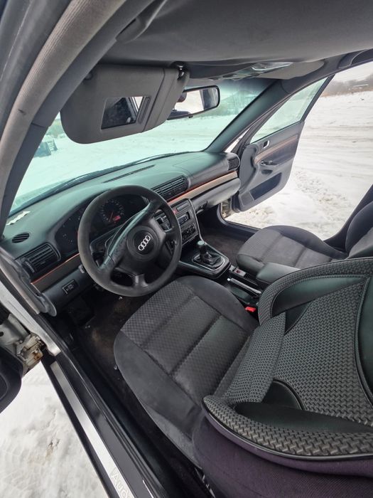 Vand audi a4 Masina funcioneaza impecabil