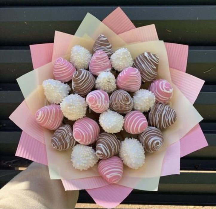 Клубника в шоколаде Астана