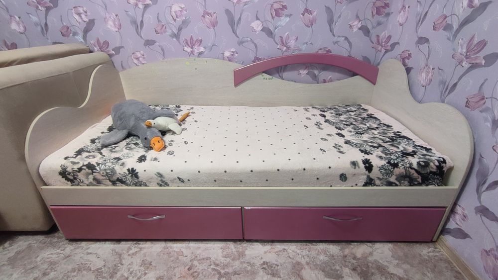 Продам кровать 200 на 90 см