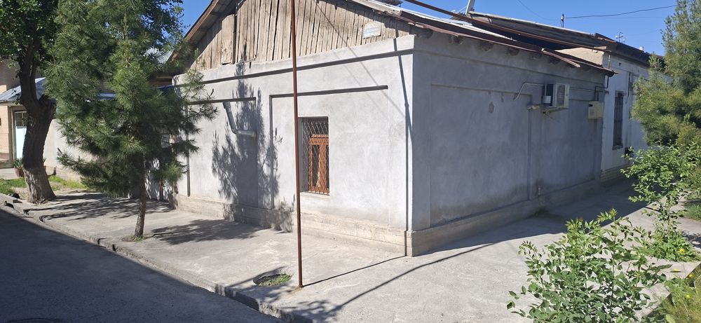Продаётся дом  в центре