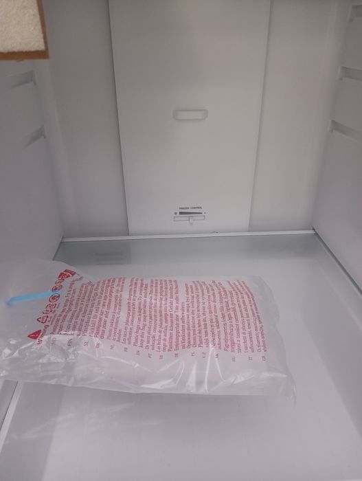 Чисто нов  комбиниран хладилник с фризер  с две години Гаранция!