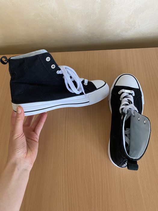 Tenisi Fila 38, tip converse