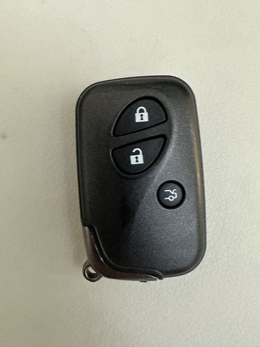 Корпус ключа на Lexus