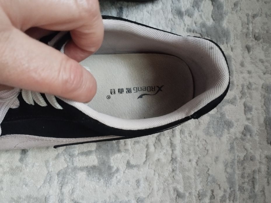 Кроссовки из натуральной замши