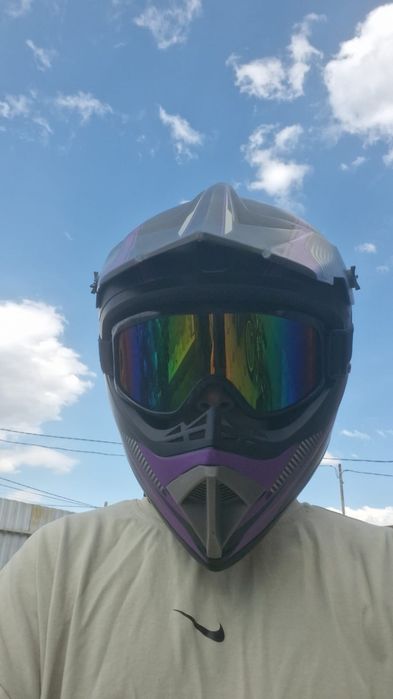 Продам шлем с очками