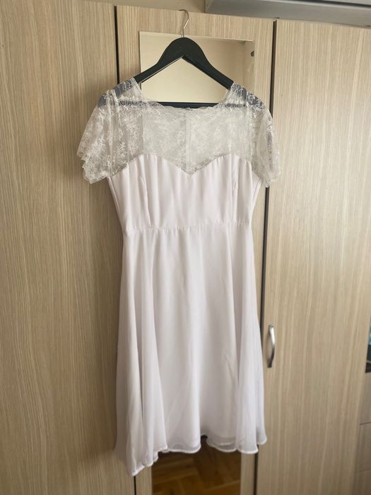 Дантелена къса рокля