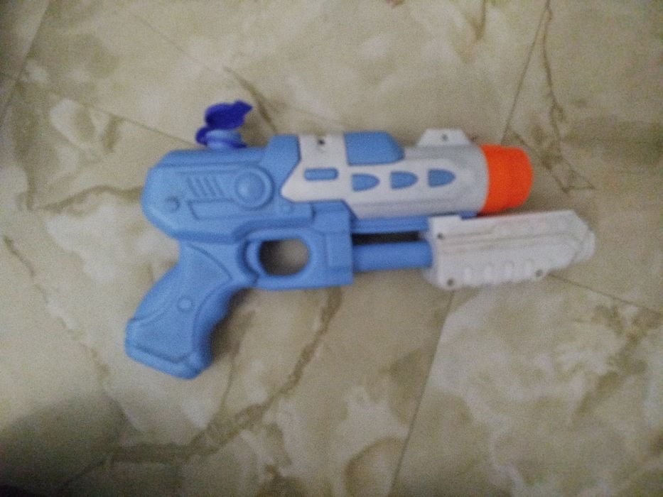 Продам пистолет водяной