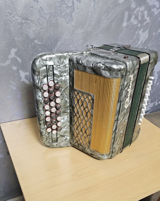 E.Bontempi Италиански акордеон