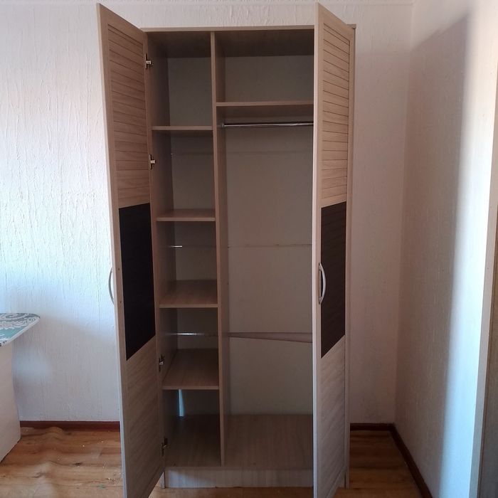 Продам шифанер хорошего качества