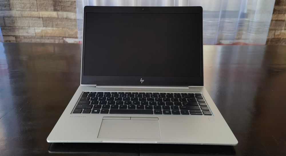 Продавам Гаранционнен HP EliteBook 745/IPSматFHDсKам/8x2ghzThr/ssd256gb/8gb/ATIVega8/СвКв/5чБат