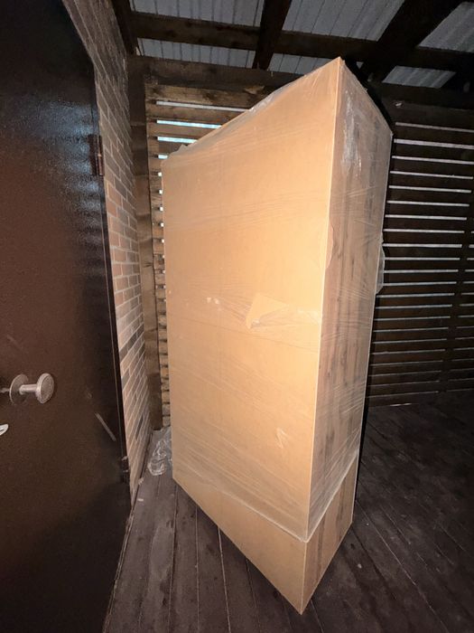Срочно продам шкаф с зеркалом