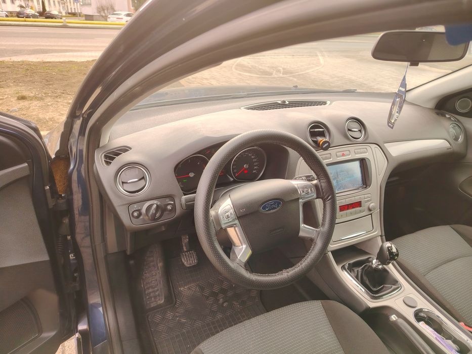 Vând Ford Mondeo mk4