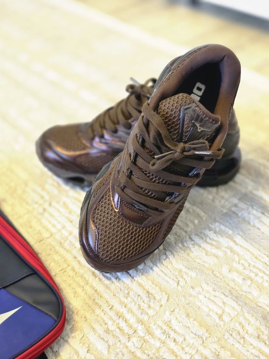 Mizuno кроссовки новые
