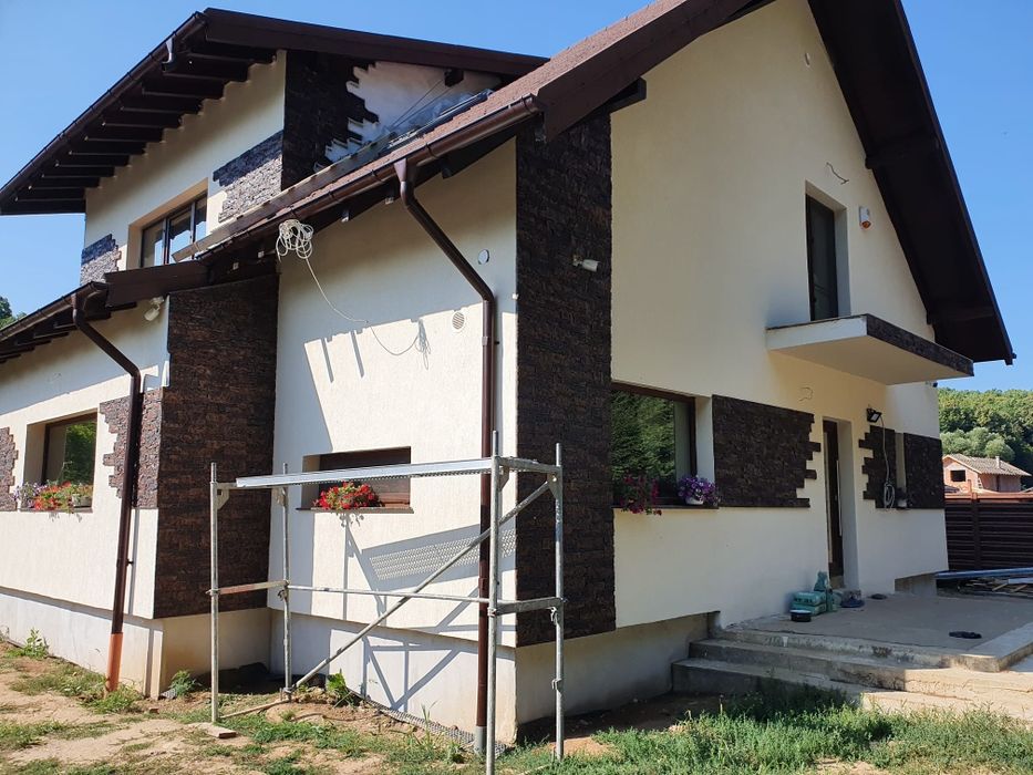 Reparații acoperisuri / cosuri / dolii / jgheaburi / Construcții