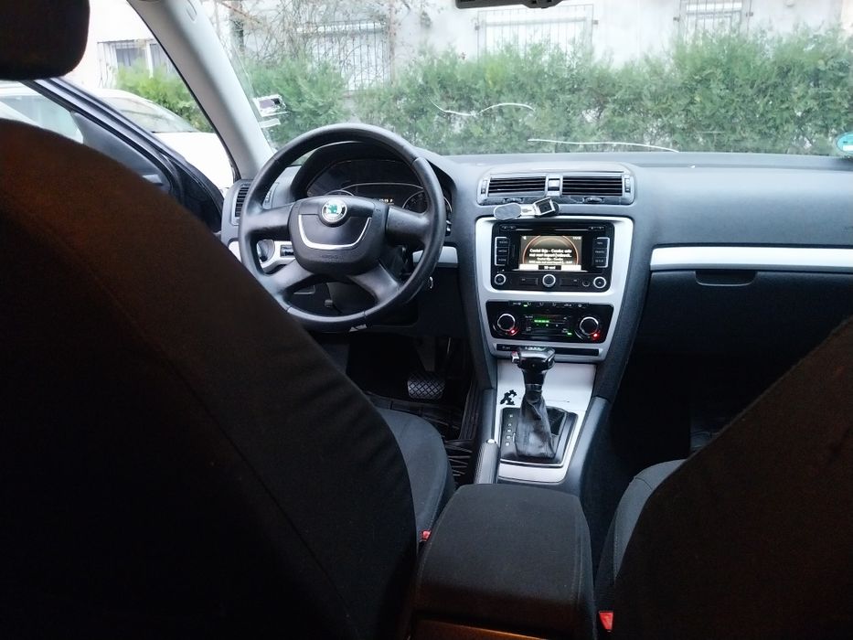 Vând skoda octavia 2011 automat DSG 7+1 diesel 105 CP!!