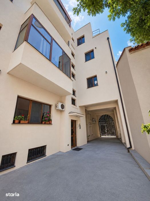 Vanzare apartament 2/3 camere 113 mp. Portul Tomis