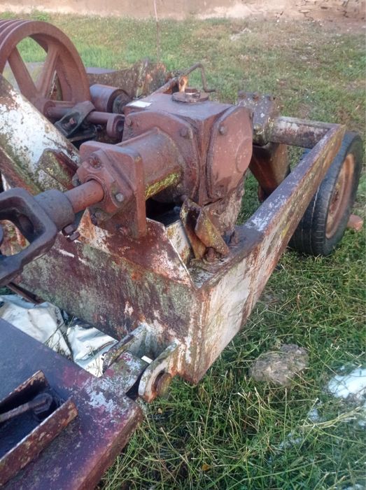 vand Tocator de vegetatie pentru tractor utb