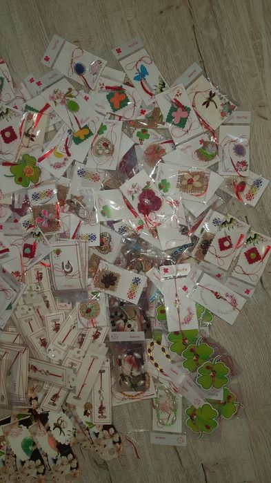 Lot mărțișoare ( 463 bucati )