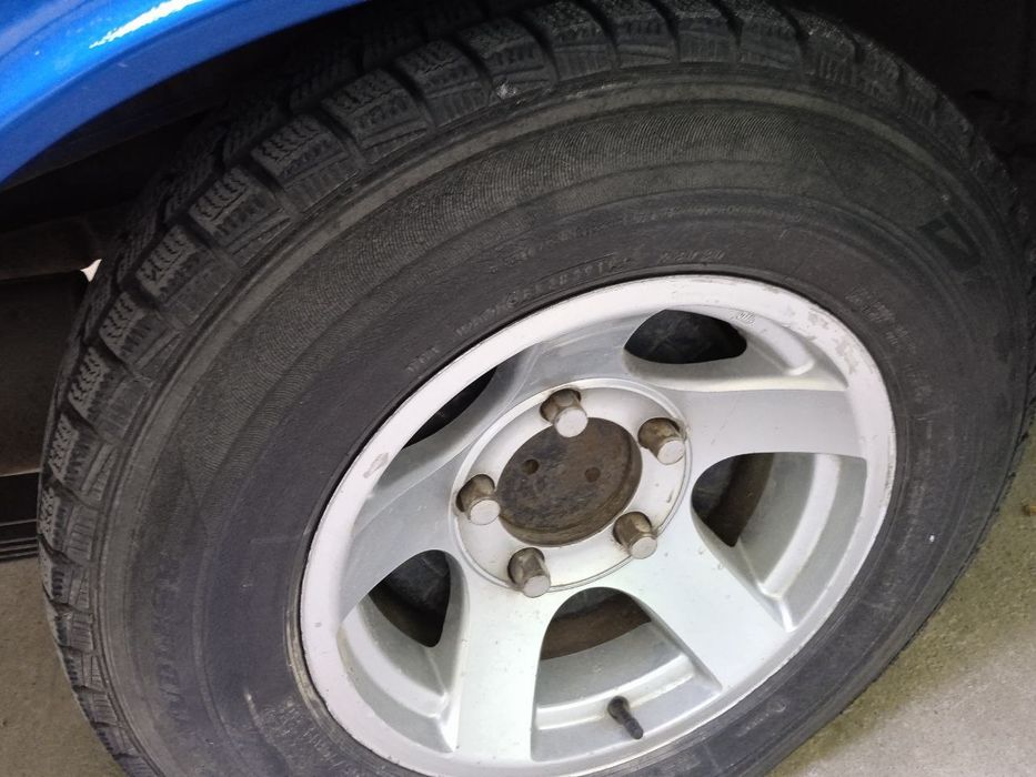 Волга газ24 сотилади