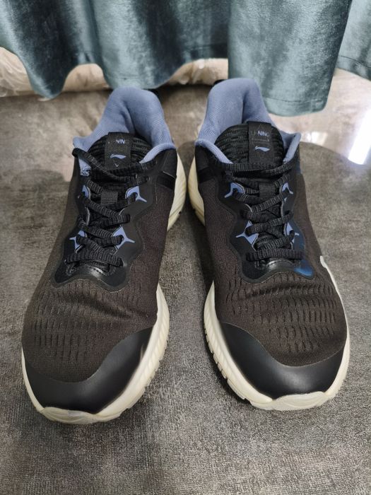 Продам оригинальные кроссовки Lining Shadow Essential