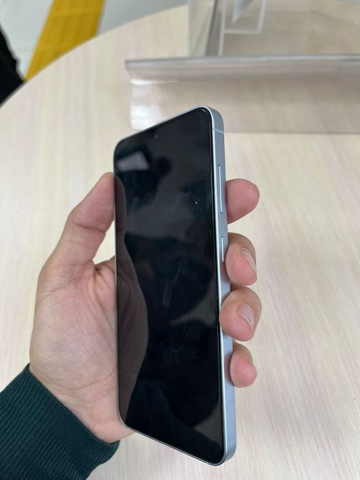 Продам Самсунг S25 5G