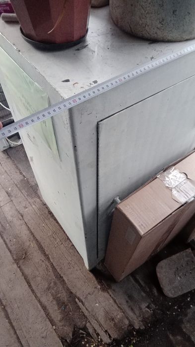 Продам металический сейф